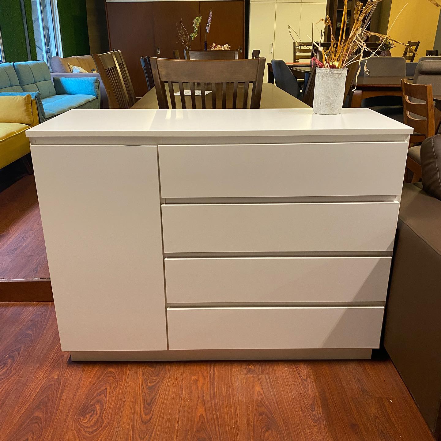 Cómoda Cajonera con puerta