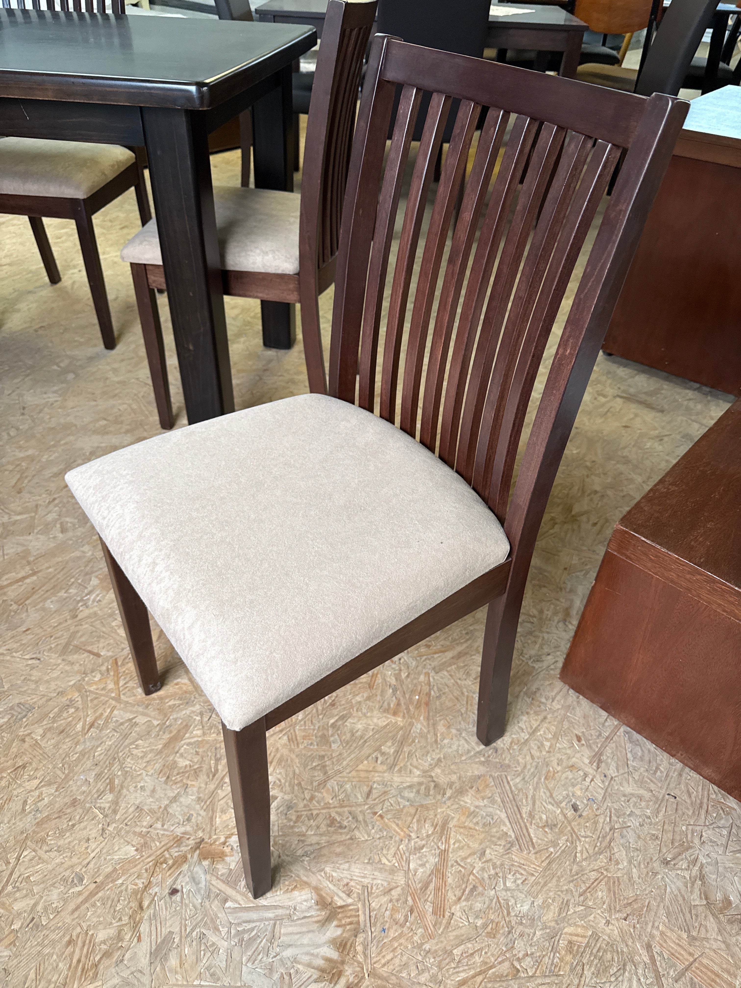 Juego de comedor MADERA (Stock)